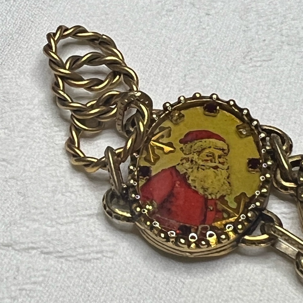MAXIMAL ART by John Wind Vintage Christmas Theme Charm Bracelet - Picture 4 of 7